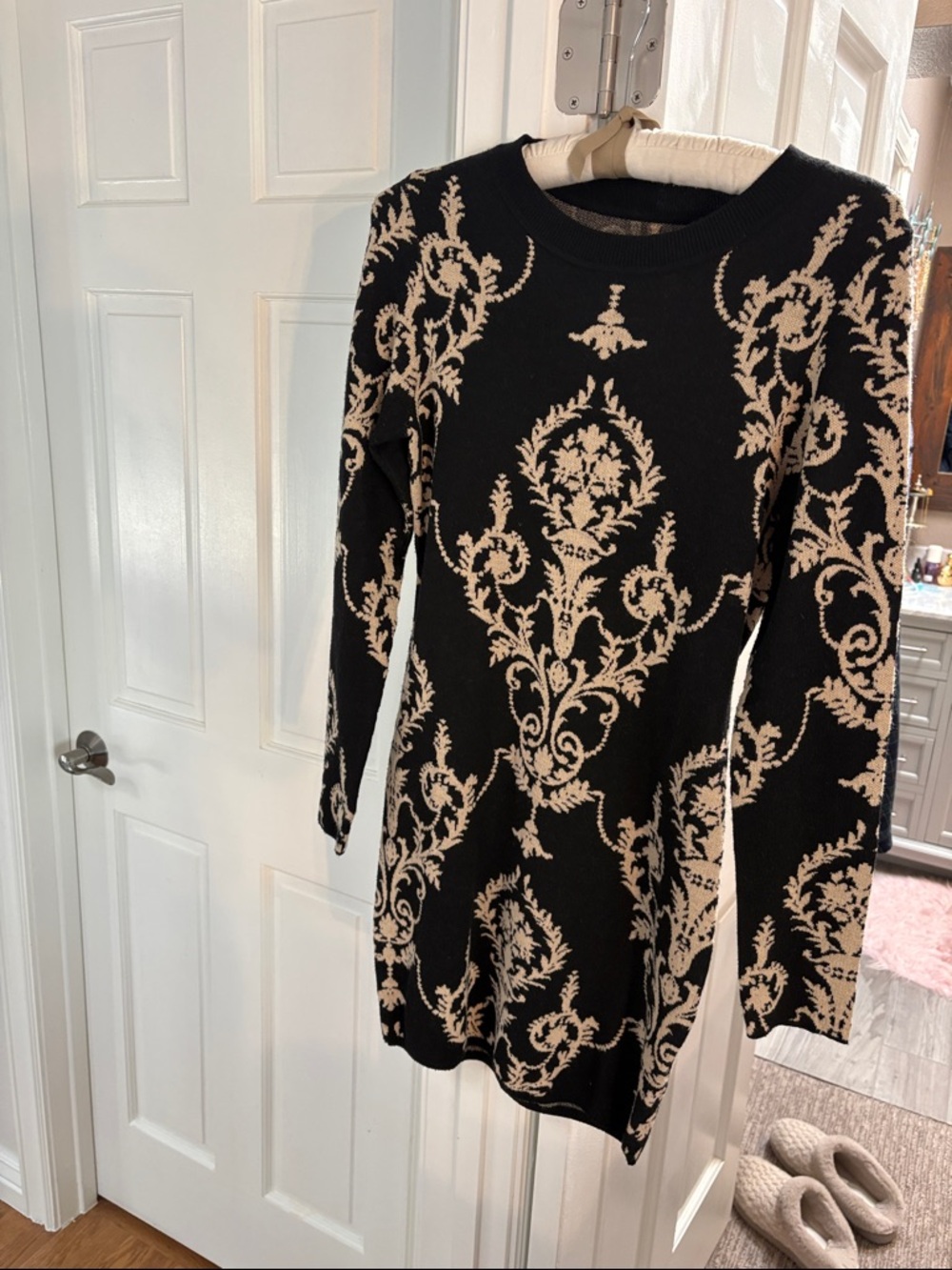 SHEIN Black and Cream Long-Sleeve Baroque Knit Dress